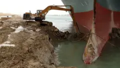বিশাল এই জাহাজটির আয়তন চারটা ফুটবল মাঠের সমান।