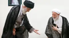 آیت الله خامنه ای و محمد یزدی