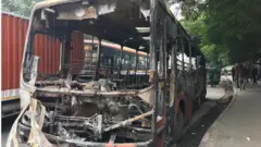 కాలిపోయిన బస్సు