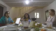 Səkinə Əzimova və qonşuları