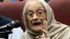 د عدم تشدد د خوځښت بنسټګر عبدالغفار خان (باچا خان) نږور او د خان عبدالولي خان مېرمن نسيم ولي خان د ۸۵ کلونو په عمر مړه شوې