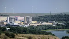 Вид на Чернаводскую АЭС в городе Чернаводэ, 12 августа 2026 года.
