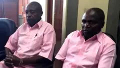 Ignace Nkaka uzwi nka La Forge Fils Bazeye (ibumoso) na Lt Col Nsekanabo Jean Pierre uzwi nka "Abega"