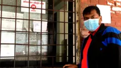 श्रम स्वीकृतिबारे सोधपुछ गर्दै
