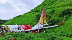 கேரளா விமான விபத்து: 18 பேர் பலி - எச்சரிக்கை புறக்கணிக்கப்பட்டதா?
