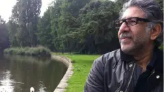 الشاعر والصحفي الأردني أمجد ناصر
