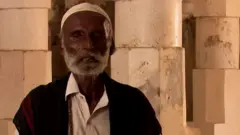 મંદિરની દેખરેખ કરતી વ્યક્તિ