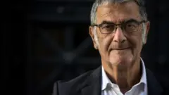 Serge Haroche, lauréat du prix Nobel de physique 2012