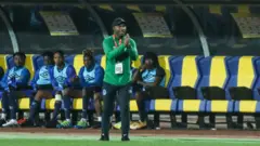 Umutoza Florent Ibenge wa Al-Hilal mu mukino wa CAF Champions League hagati ya Al Ahly yo mu Misiri na Al-Hilal Omdurman yo muri Sudan
