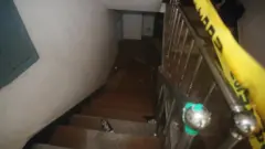 9일 간밤의 폭우로 일가족 3명이 사망한 서울 관악구 신림동의 다세대 주택 반지하층이 여전히 물에 잠겨 있다