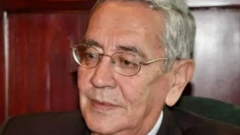 آصف فکرت به عمر ۷۶سالگی در کانادا از دنیا رفت، او نویسنده، پژوهشگر، نسخه شناس، مترجم و شاعر بود
