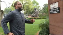 असदुद्दीन ओवेसी