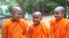 สามเณรี ที่ในอนาคตอันใกล้จะอุปสมบทเป็นภิกษุณี