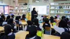 صف دراسي في الإمارات