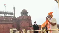 सेनेटरी पैड की बात करने पर प्रधानमंत्री मोदी की सोशल मीडिया पर तारीफ़