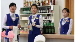 금강산 호텔 접대원