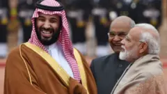 सऊदी अरब के क्राउन प्रिंस मोहम्मद बिन सलमान के साथ भारतीय पीएम नरेंद्र मोदी