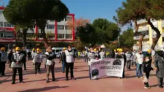 Madenciler bugün Soma'da düzenledikleri basın açıklamasıyla eylemlerini sonlandırdıklarını duyurdu