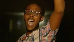 متظاهر سوداني شاب