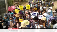 အာဆီယံ မြန်မာ့အရေးဆွေးနွေးပွဲ လူအများဝေဖန်