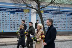 Zelensky cùng các lãnh đạo phương Tây đặt hoa tưởng niệm những người đã hy sinh trong cuộc chiến