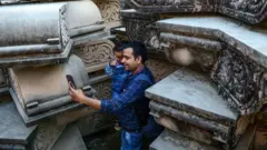 அயோத்தியில் வைக்கப்பட்டுள்ள கற்கள்