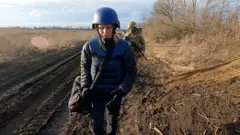 Rusia invasi Ukraina pada Kamis (24/02). Ledakan terdengar di beberapa wilayah Ukraina, mulai dari pinggiran Ibu Kota Kiev, hingga wilayah Donbas di timur yang dimasuki Rusia.