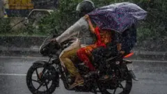 बंगालच्या उपसागरातल्या चक्रीवादळानं महाराष्ट्रात एवढा पाऊस का पाडला?