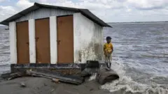 বন্যা, ঝড়, জলোচ্ছাসের মাত্রা বাড়ছে বাংলাদেশে