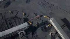 উন্মুক্ত পদ্ধতিতে কয়লা খনি করলে মজুদের সর্বোচ্চ পরিমাণ কয়লা উত্তোলন সম্ভব