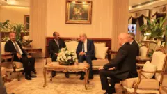 
Pirezidantiin Ertiraa aanga'oota Masirii waliin wal arguun mariyate