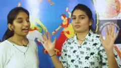 મૂકબધિર યુવતી, ગરબા 