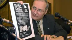 Dr Zuroff Arjantin'de "Son Şans Operasyonu" tanıtımını yapıyor