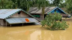 တနင်္သာရီတိုင်းအတွင်းက ရေမြုပ်နေတဲ့နေအိမ်အချို့