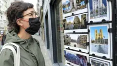 Belçika'da artan vakalar 'ikinci dalga' önlemlerini getirdi.