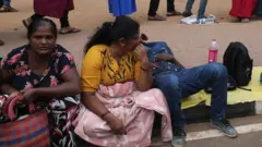 පාස්පෝට් පෝලිමේ දරු උපතක්