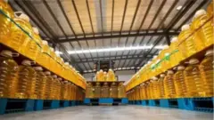 ভোজ্য তেলের বাজার, ঢাকা, বাংলাদেশ।