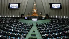 بحث بر سر حضور نامزدهای نظامی در انتخابات ریاست جمهوری ایران