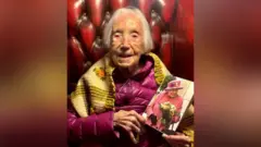 ኣሚ ሓውኪንስ