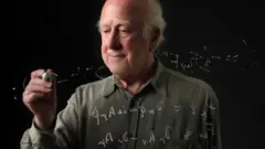 Há dez anos, o Grande Colisor de Hádrons confirmava existência de uma elusiva partícula sem a qual o Universo não existiria, pelo menos da maneira como o conhecemos.