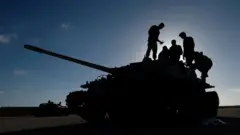 Libya irangwamwo intambara kuva ubutegetsi bwa Muammar Gaddafi butembagajwe