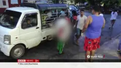 ထား၀ယ် မြိတ်ကားလမ်းမှာ ခရီးသည်တင် ကား တွေ ပစ်ခတ်ခံရ