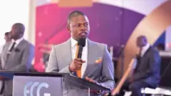 Mchungaji Shepherd Bushiri anasakwa nchini Afrika Kusini kwa mashitaka ya utakatishaji wa fedha
