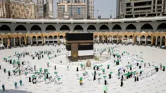 الكعبة.