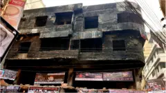 চকবাজার অগ্নিকাণ্ডে পুড়ে যাওয়া ভবন।