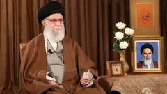 رهبر ایران: برای مبارزه با کرونا از آمریکا کمک نمی‌خواهیم