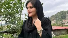 महिला