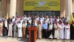 شيوخ ووجهاء العشائر الكردية والعربية في مركز العلاقات العامة لقوات سوريا الديمقراطية في مدينة الحسكة تنديدا بالتهديدات التركية بـ "احتلال أراض في شمال وشرق سوريا"