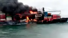 Пожар на контейнеровозе