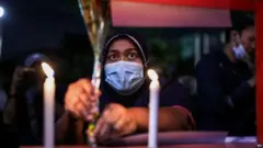 इंडोनेशिया में फ़ुटबॉल स्टेडियम में हादसा